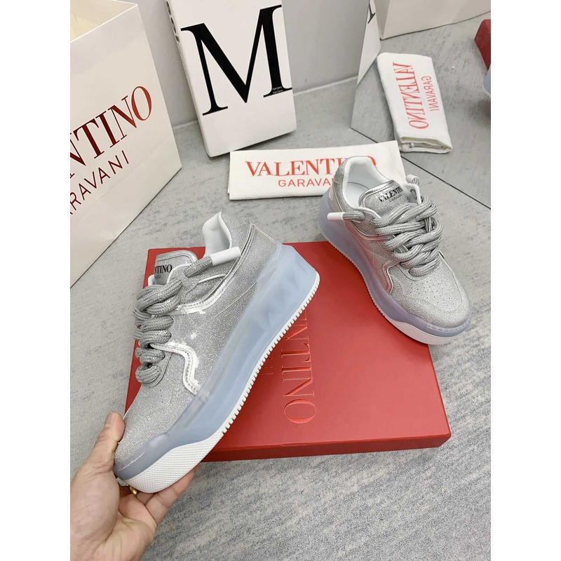 Valentino o Garavani One Stud Low-top Sneakers Gray