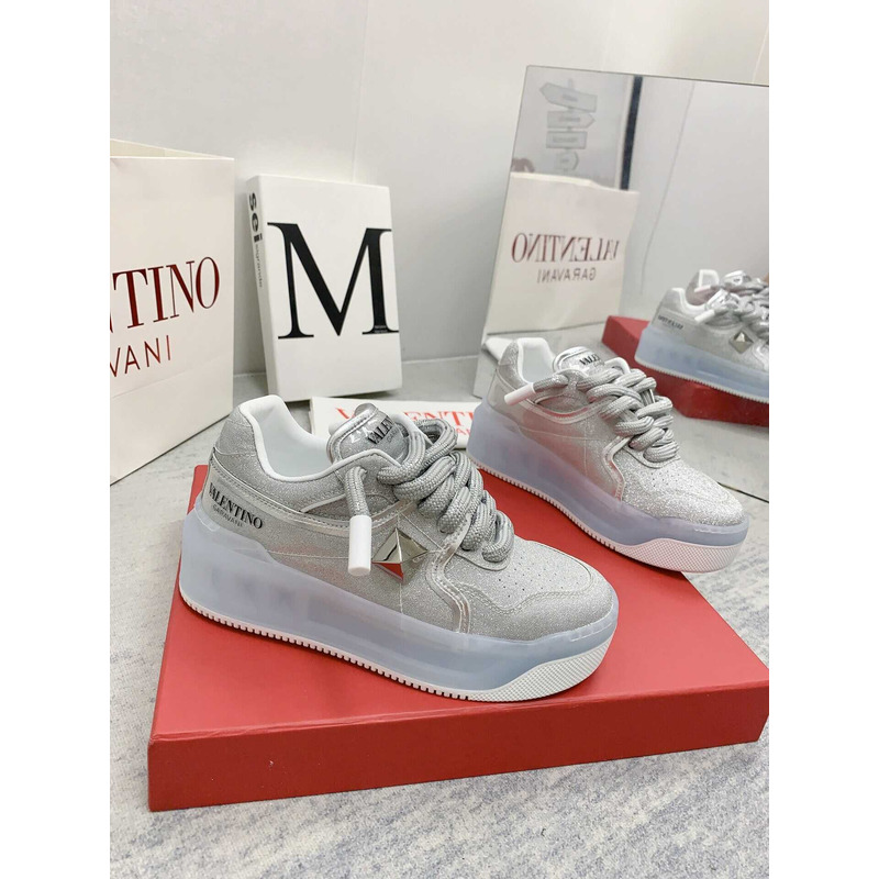 Valentino o Garavani One Stud Low-top Sneakers Gray