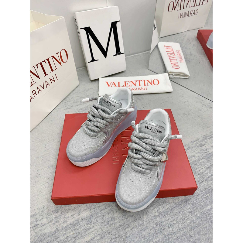 Valentino o Garavani One Stud Low-top Sneakers Gray