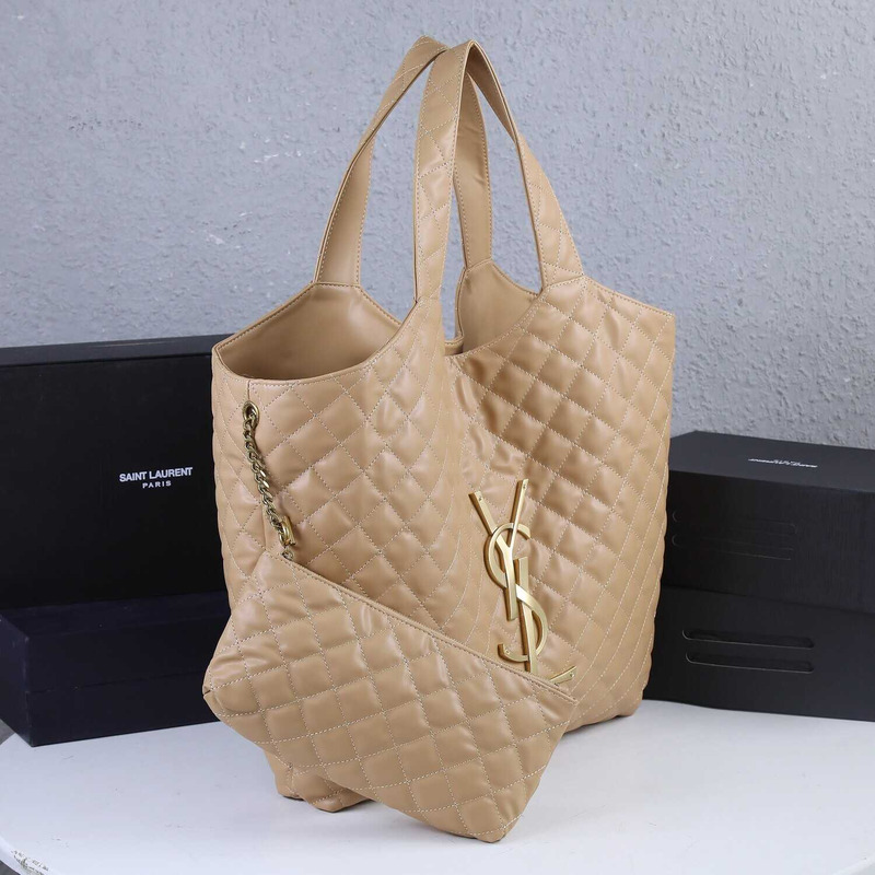 D*or saint laurent  icare oversized shopping bag in quilted lambskin beige