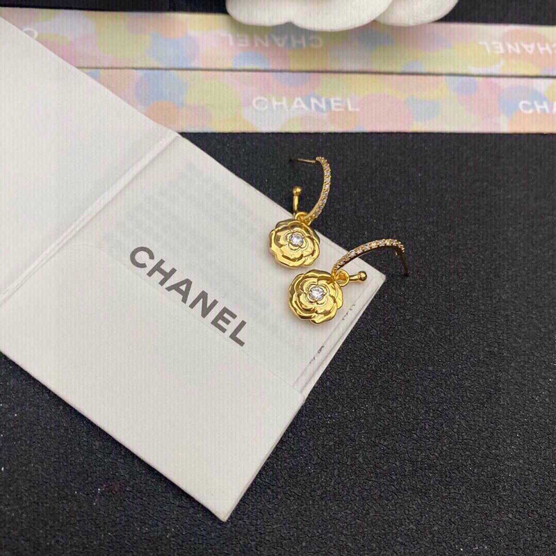 Ch*el camellia earrings gold