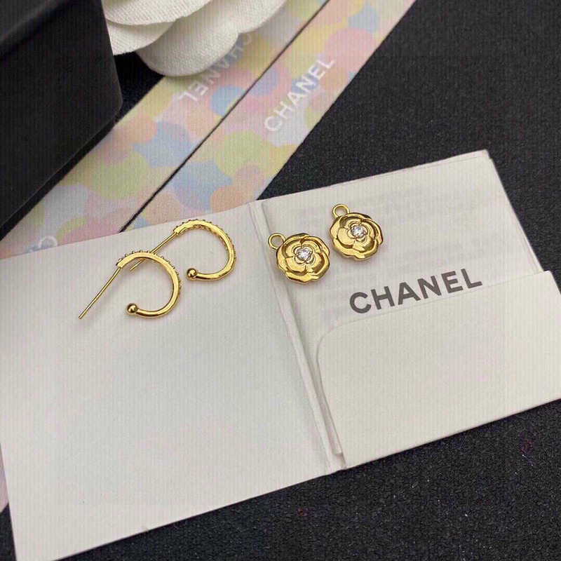 Ch*el camellia earrings gold