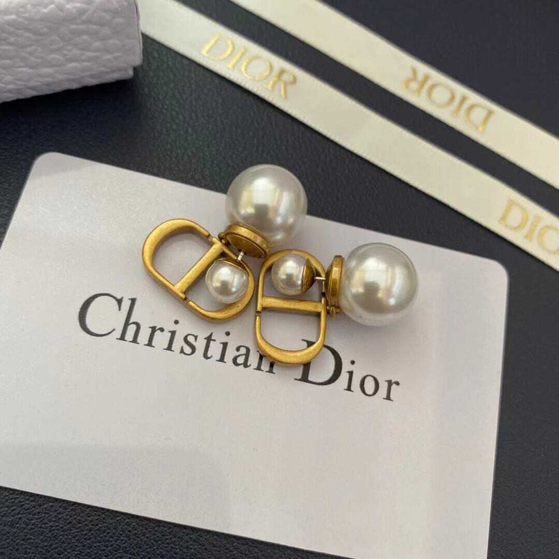 D*or monogrammed pearl stud earrings