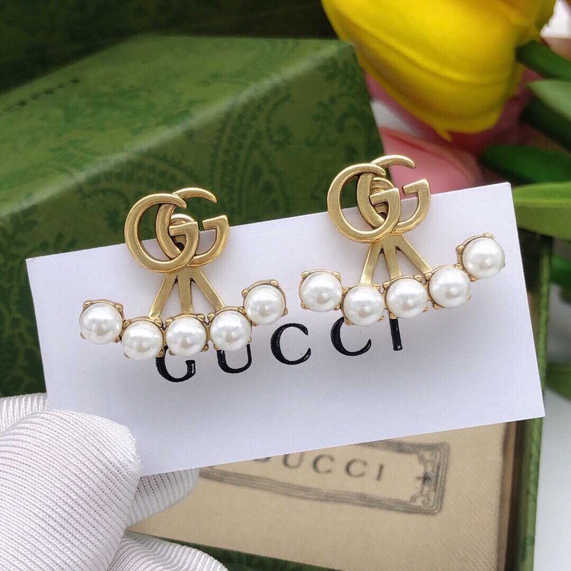 G*u*i pearl eearrings gold