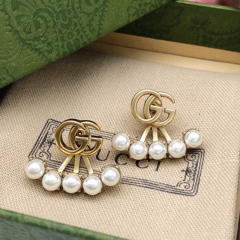 G*u*i pearl eearrings gold