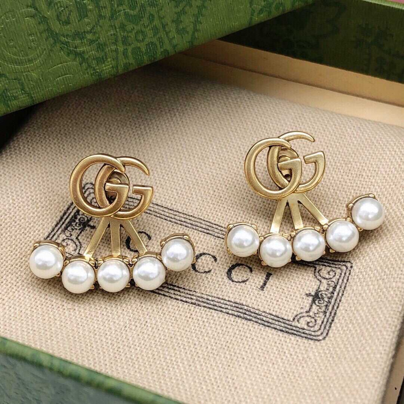 G*u*i pearl eearrings gold