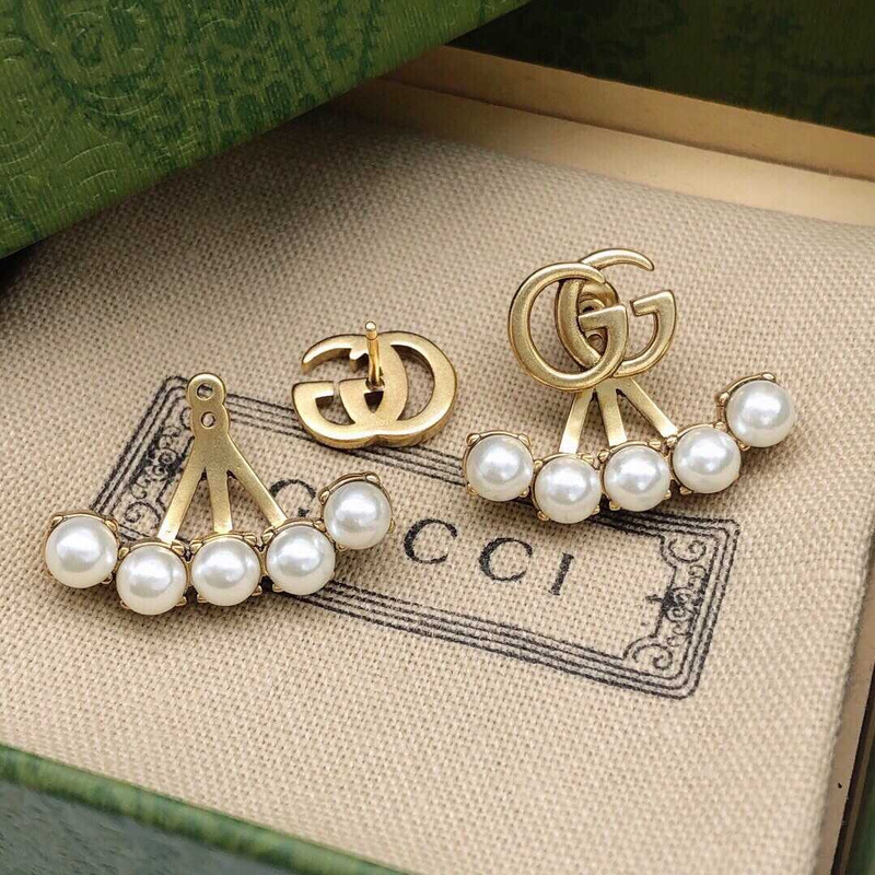 G*u*i pearl eearrings gold