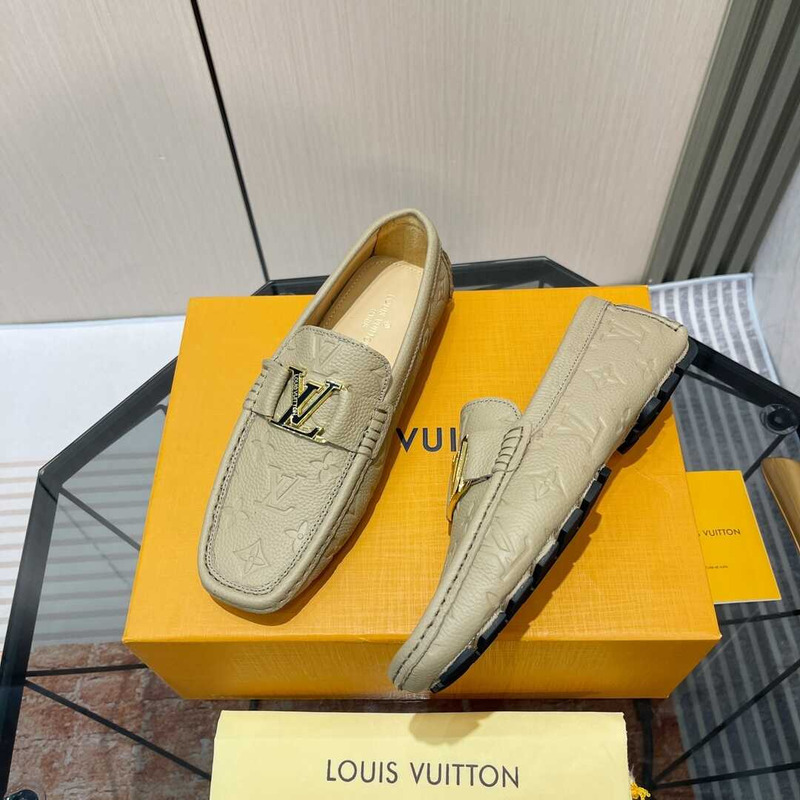 l**is V*t*n hockenheim moccasin loafer beige