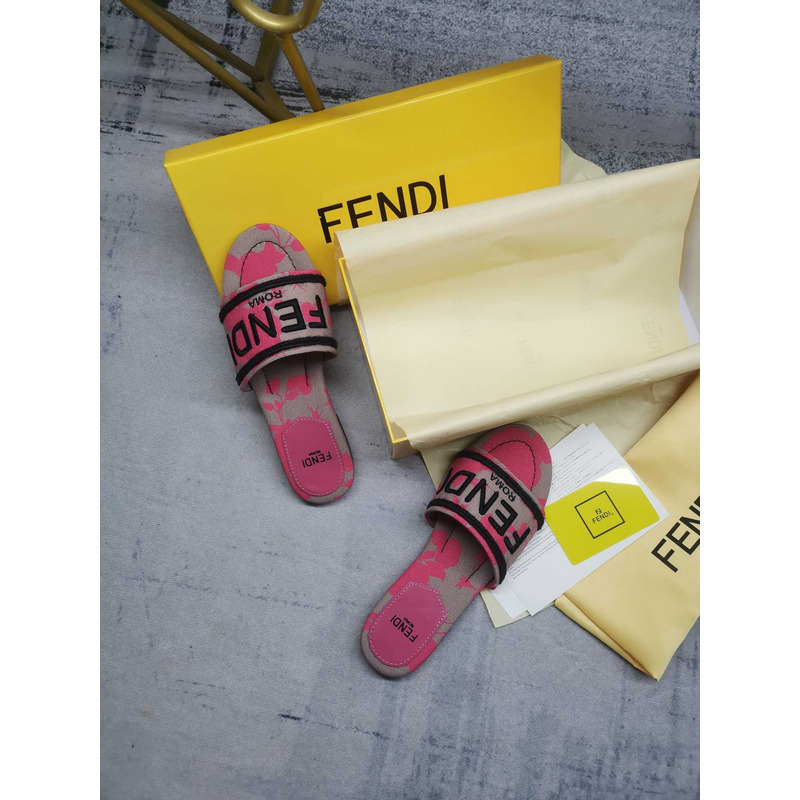 F**di sign canvas sandals pink