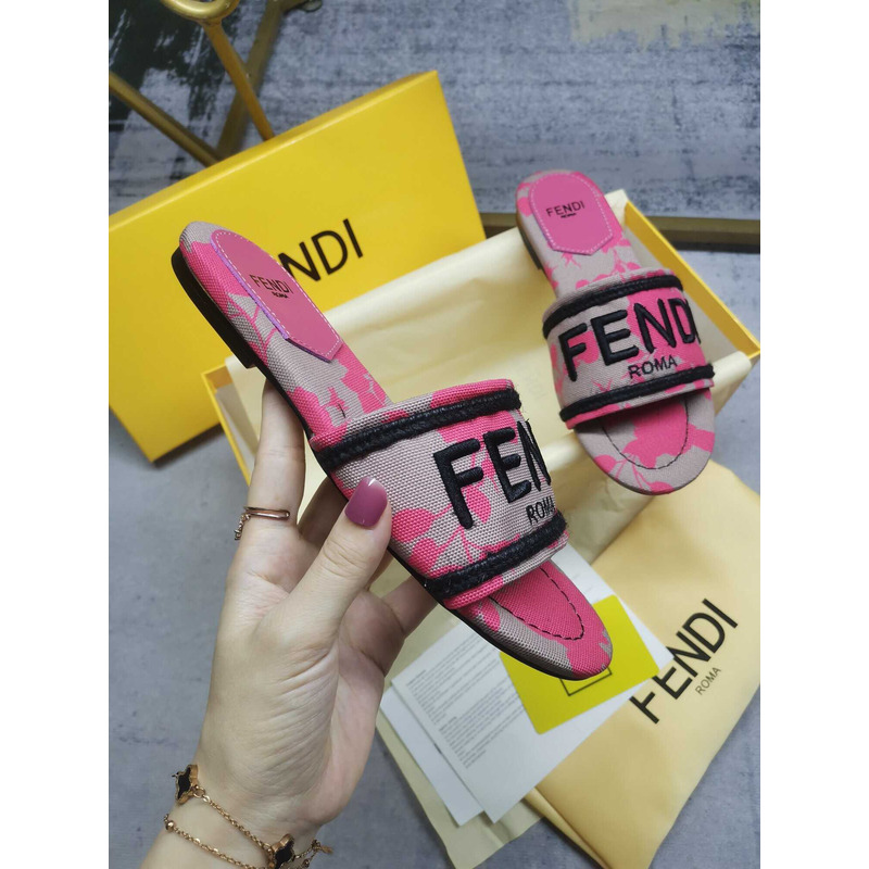 F**di sign canvas sandals pink