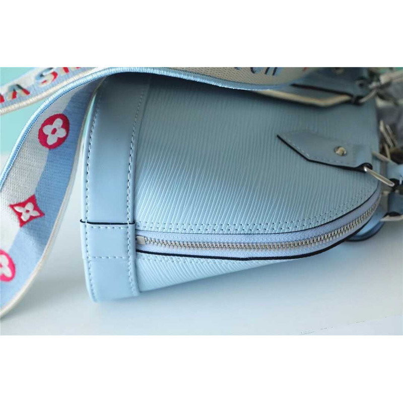 l**is l**is V*t*n alma bb bag epi calfskin light blue