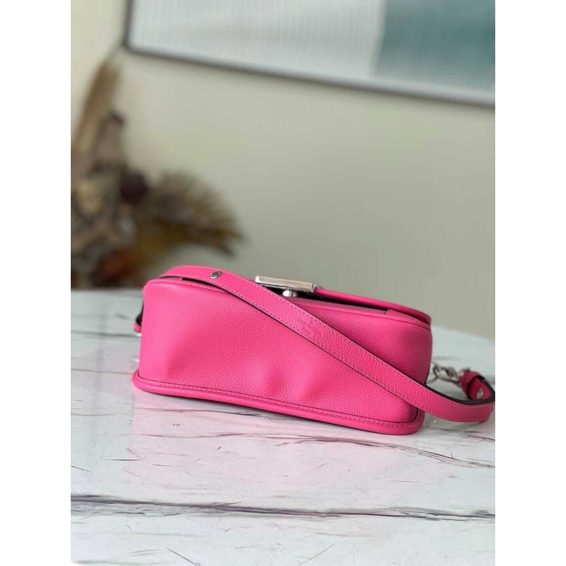 l**is V*t*n buci epi leather bag pink