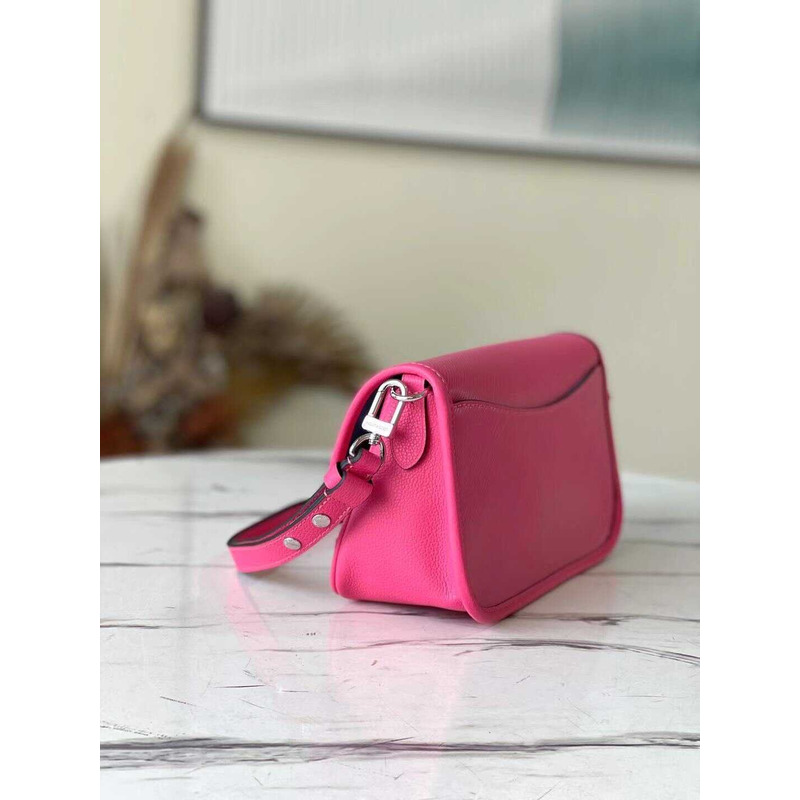 l**is V*t*n buci epi leather bag pink