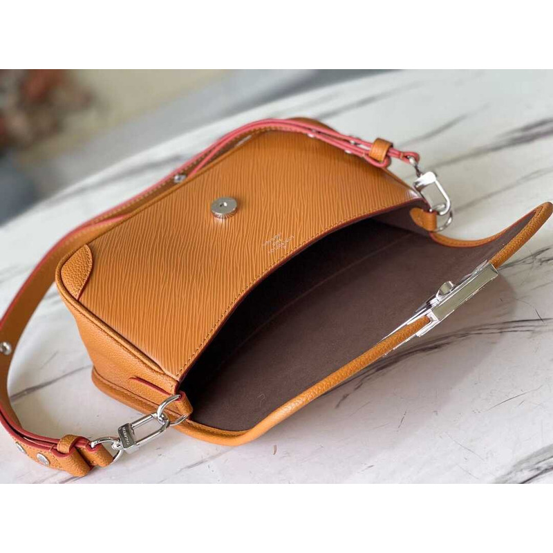 l**is V*t*n buci epi leather bag brown