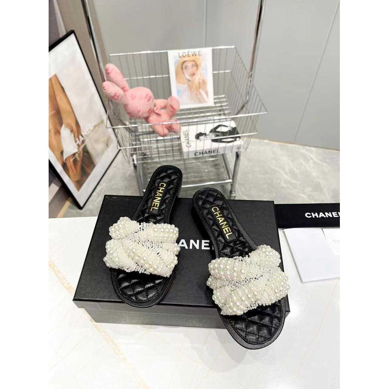 Ch*el pearl slides white