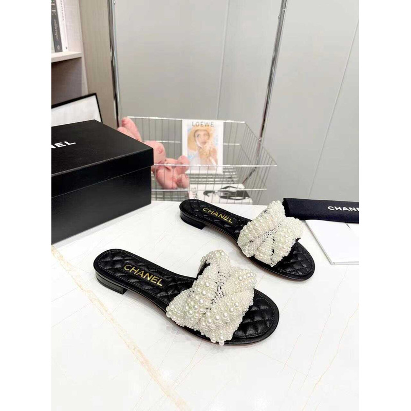 Ch*el pearl slides white