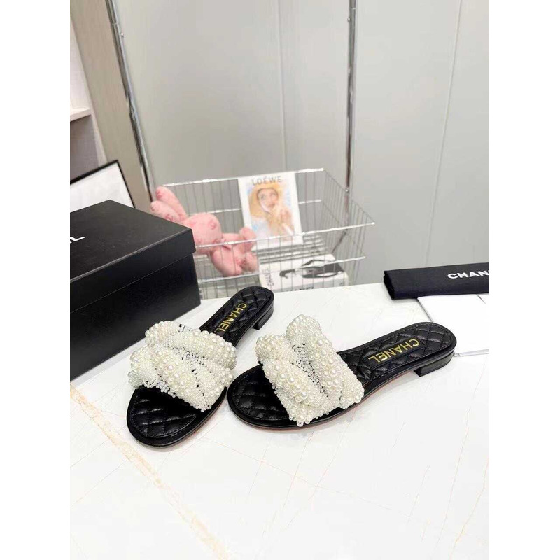 Ch*el pearl slides white