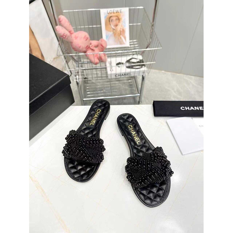 Ch*el pearl slides black