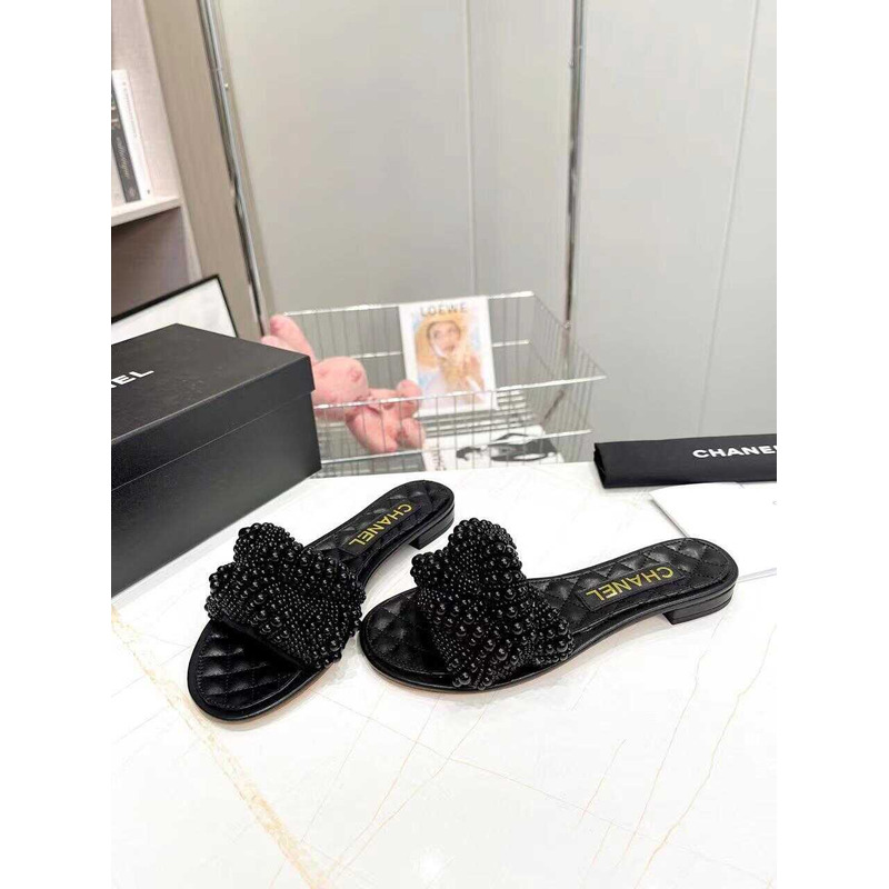 Ch*el pearl slides black