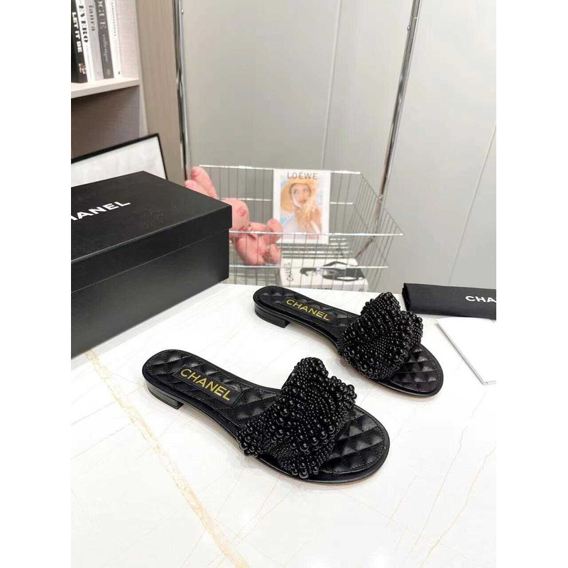 Ch*el pearl slides black