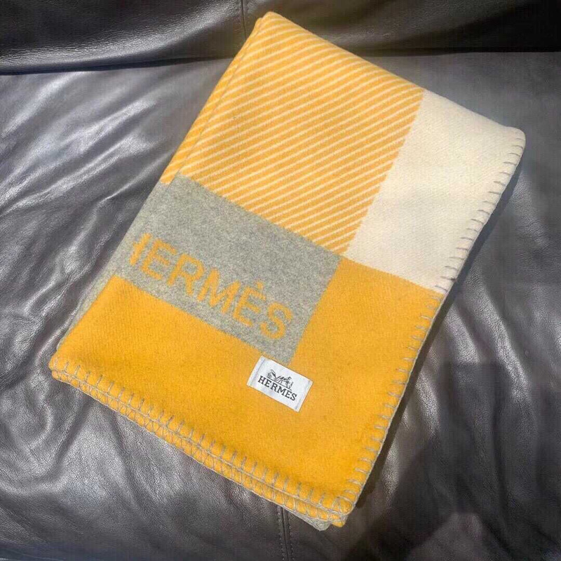 H**mes blanket yellow