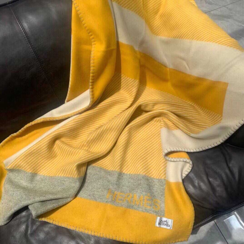 H**mes blanket yellow