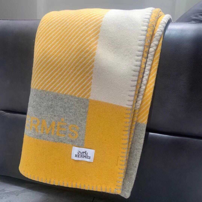 H**mes blanket yellow