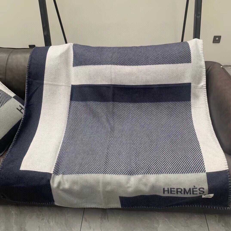 H**mes blanket blue