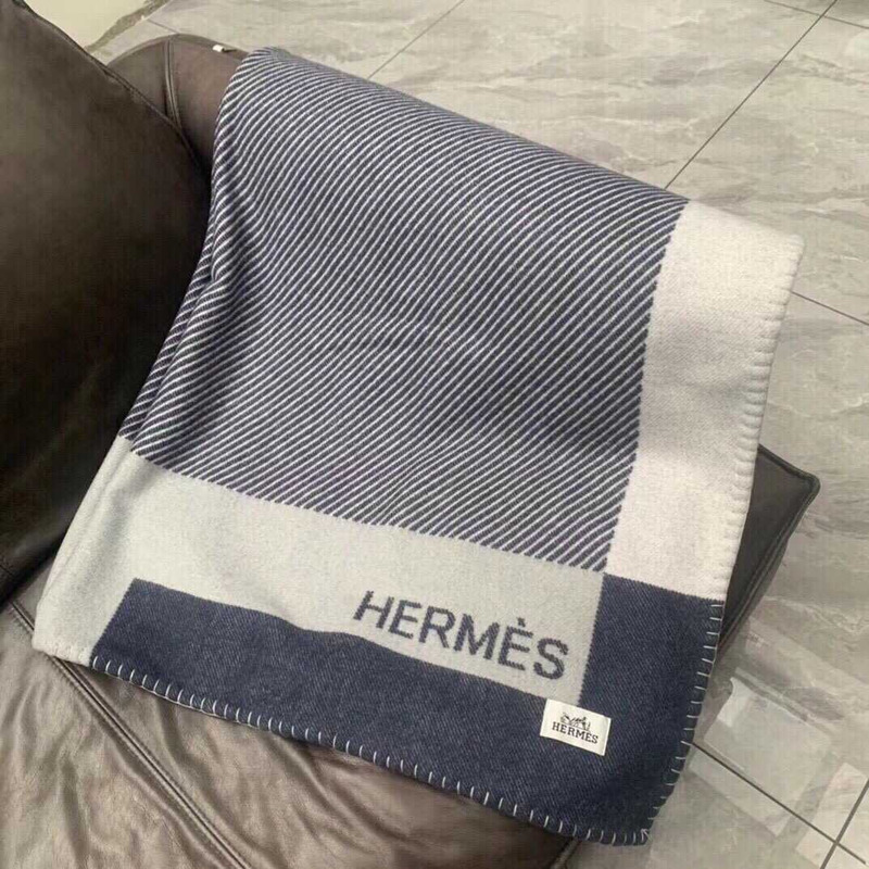 H**mes blanket blue