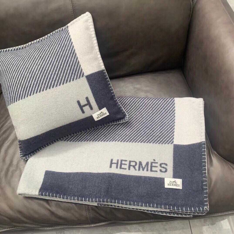 H**mes blanket blue