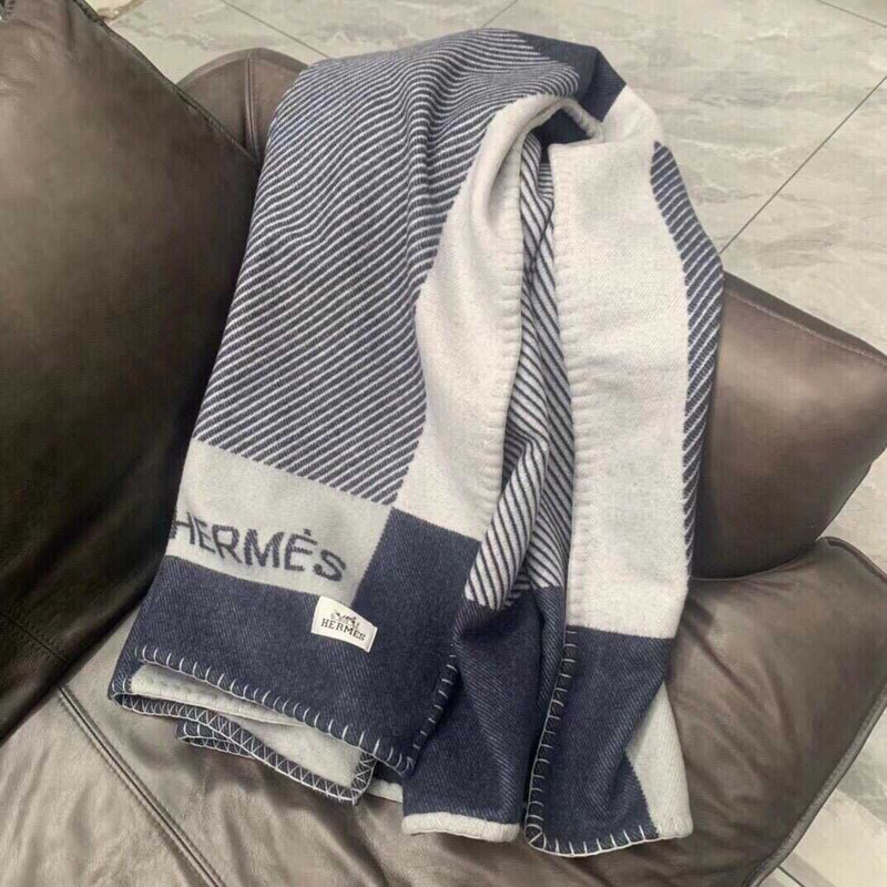 H**mes blanket blue