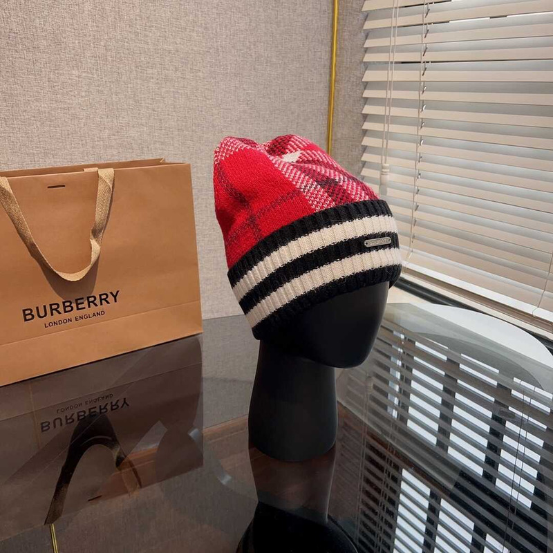 B**rry check pattern beanie red