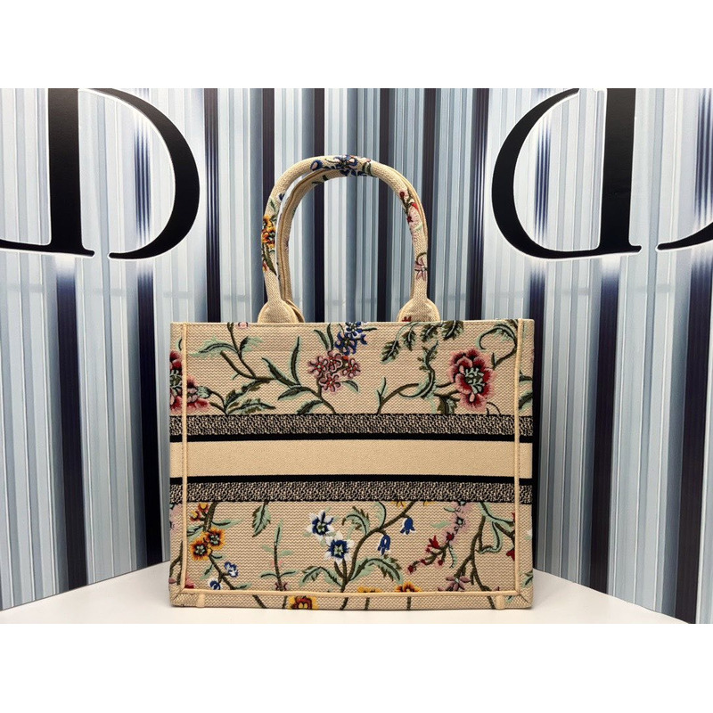 D*or medium D*or book tote natural multicolor raffia embroidered with D*or petites fleurs