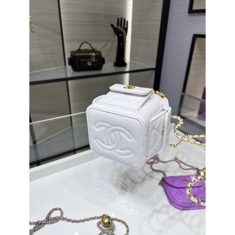 Ch*el 22k leather vanity white