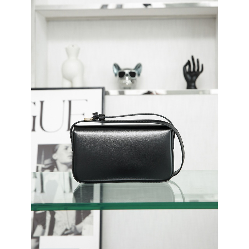 Ce**e triomphe shoulder bag in shiny calfskin black