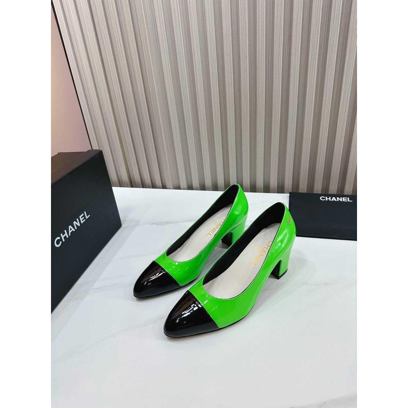 Ch*el pumps patent calfskin green & black