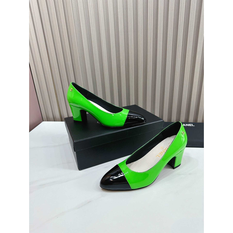 Ch*el pumps patent calfskin green & black