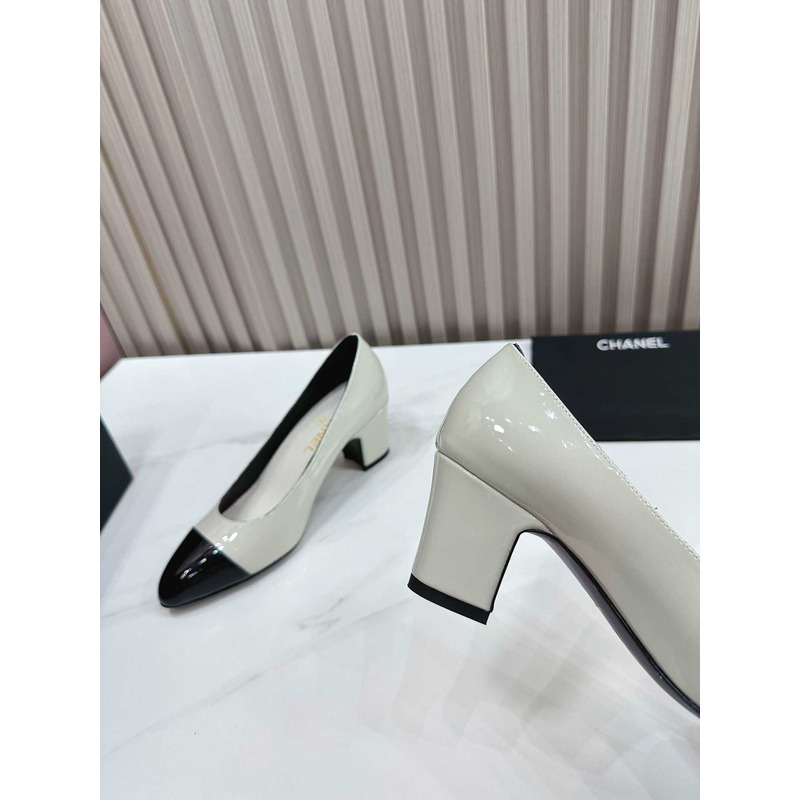 Ch*el pumps patent calfskin gray & black