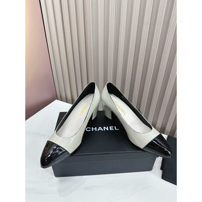 Ch*el pumps patent calfskin gray & black