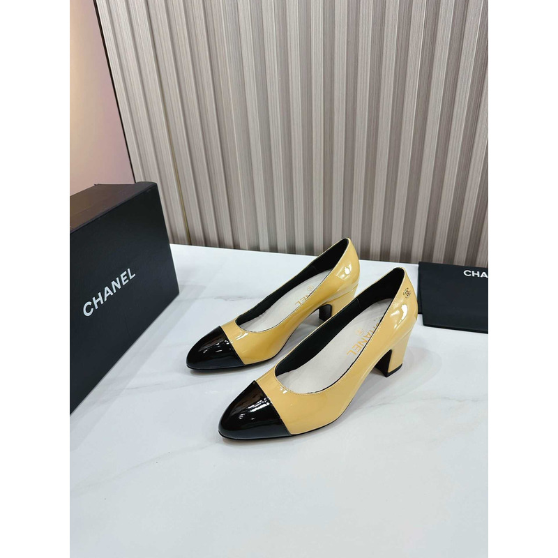 Ch*el pumps patent calfskin yellow & black