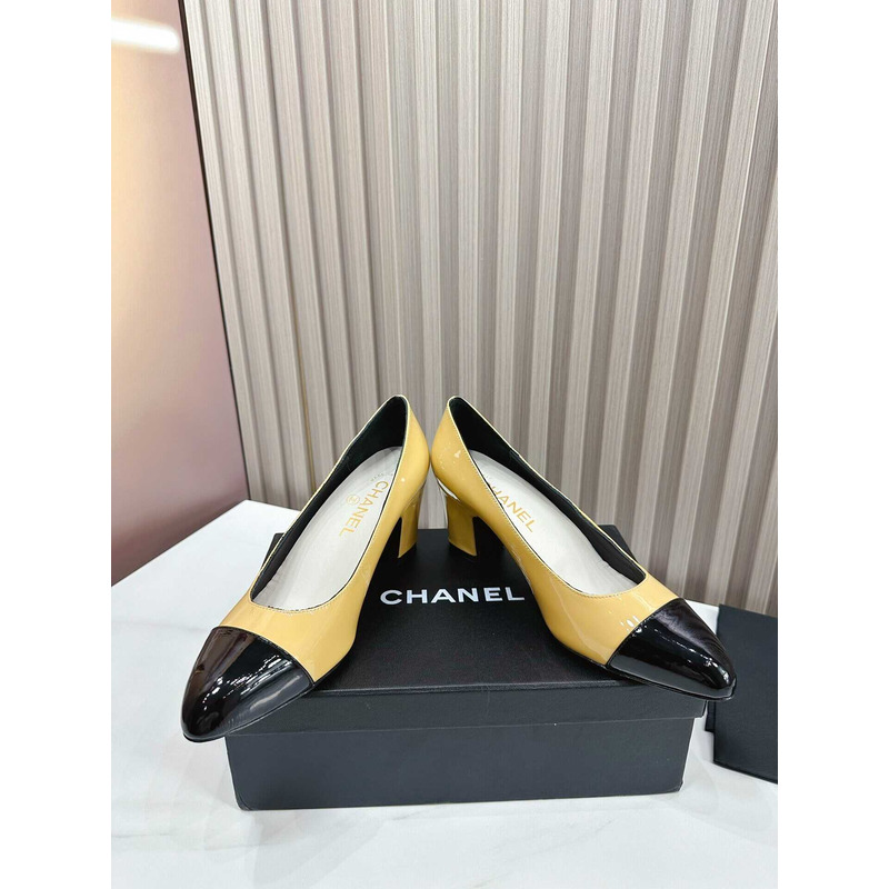 Ch*el pumps patent calfskin yellow & black