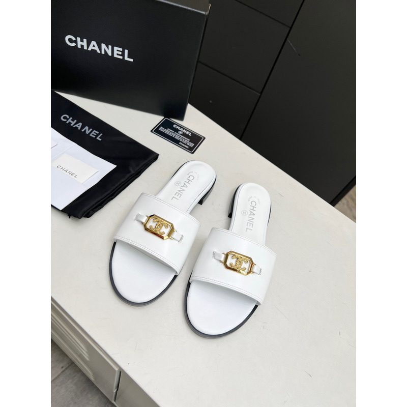 Ch*el calfskin&metal mules white