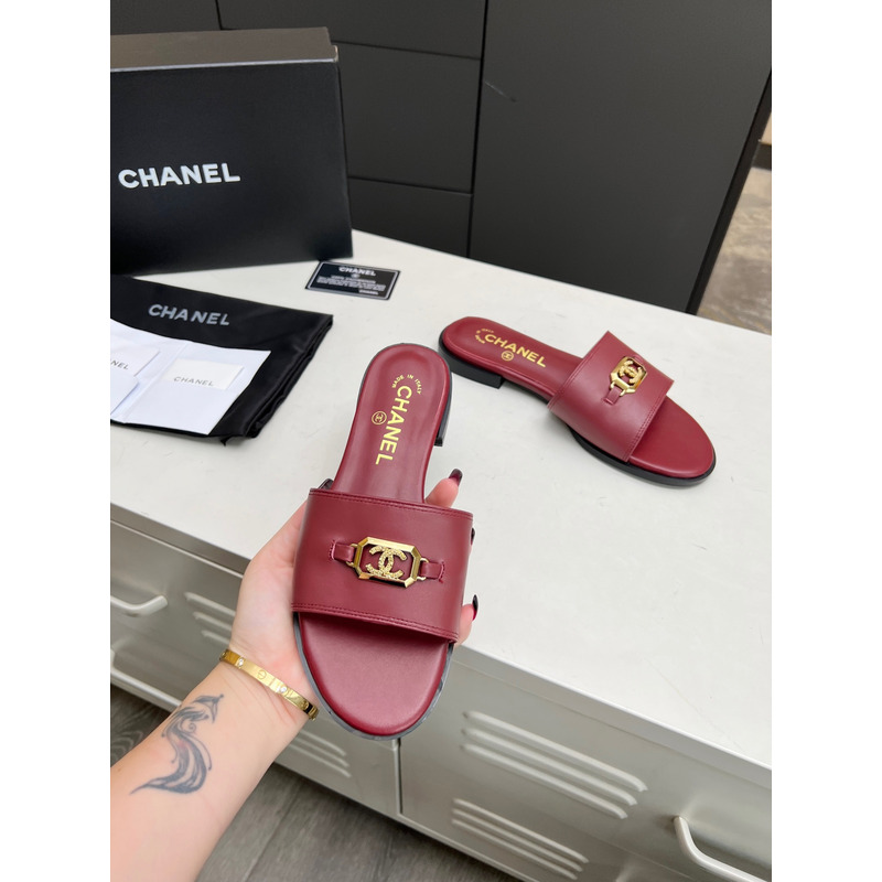 Ch*el calfskin&metal mules red