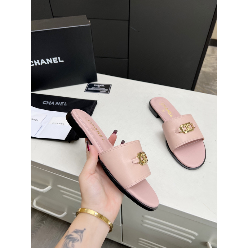 Ch*el calfskin&metal mules pink