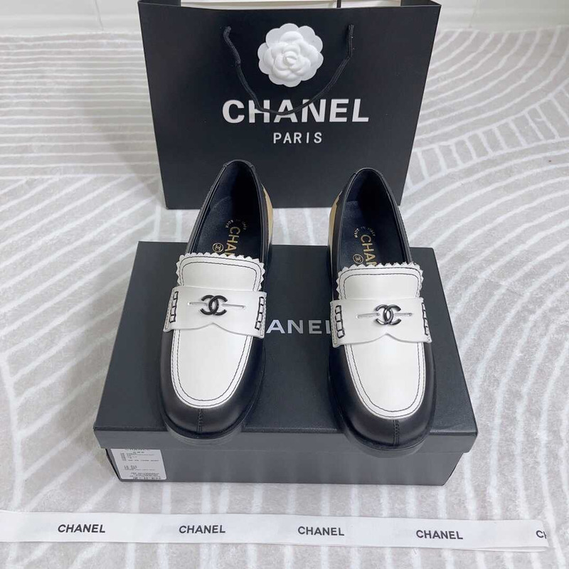 Ch*el loafers calfskin white, black & beige