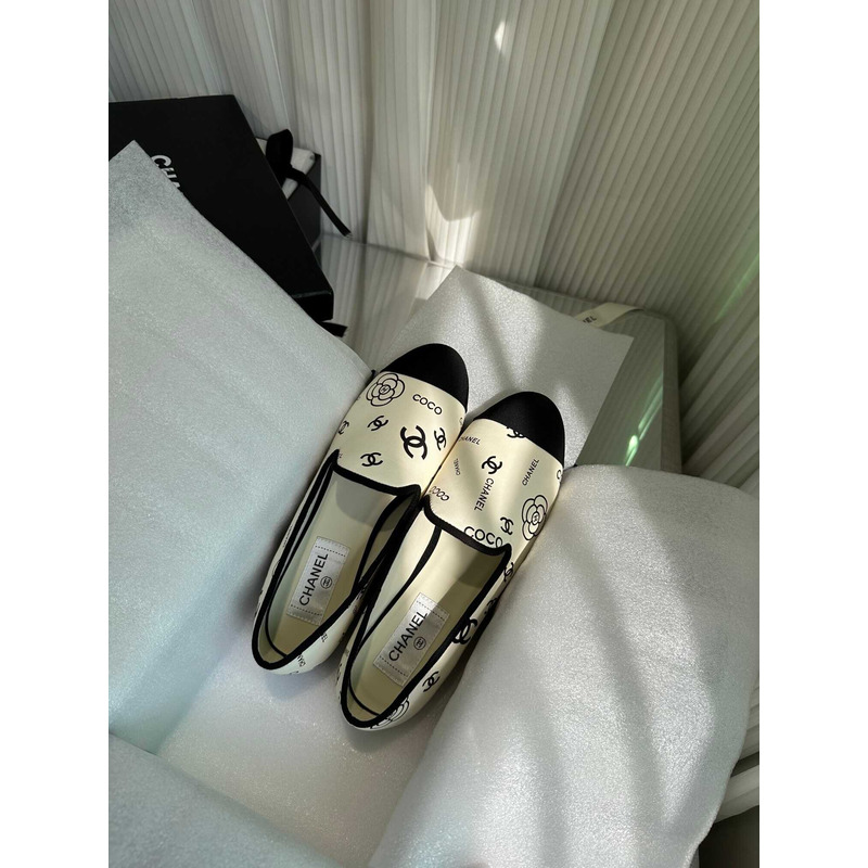 Ch*el cc lambskin loafers white