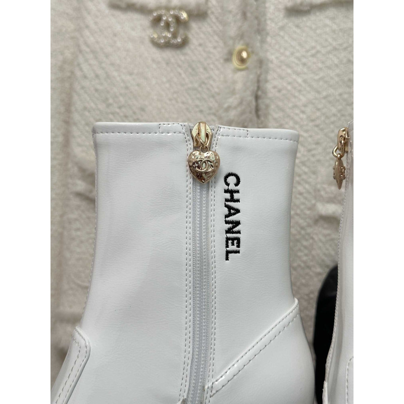 Ch*elCh*el short boots patent leather white