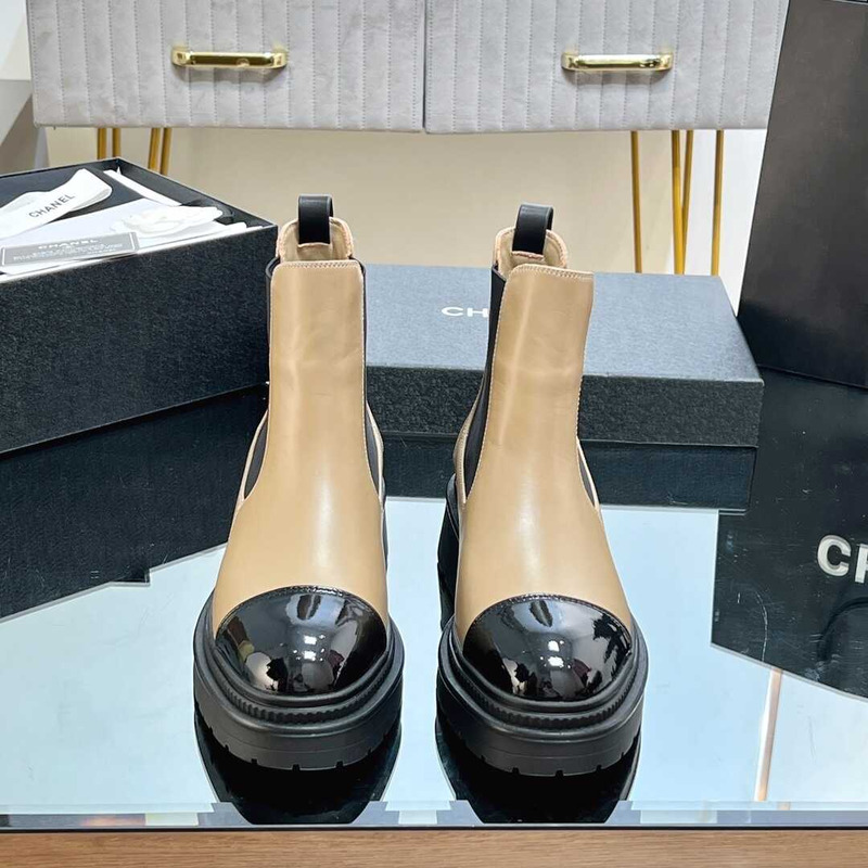 Ch*el calfskin cc logo chelsea boots beige