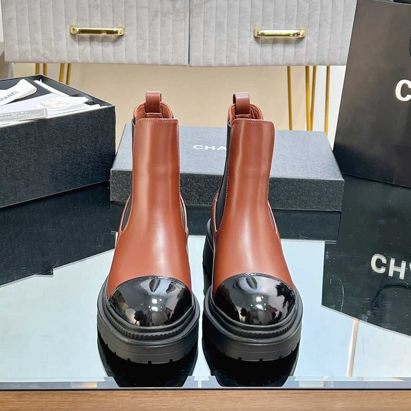 Ch*el calfskin cc logo chelsea boots brown