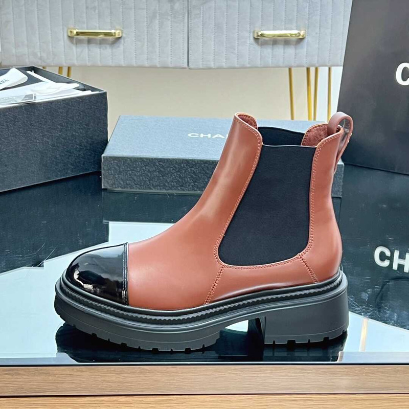 Ch*el calfskin cc logo chelsea boots brown